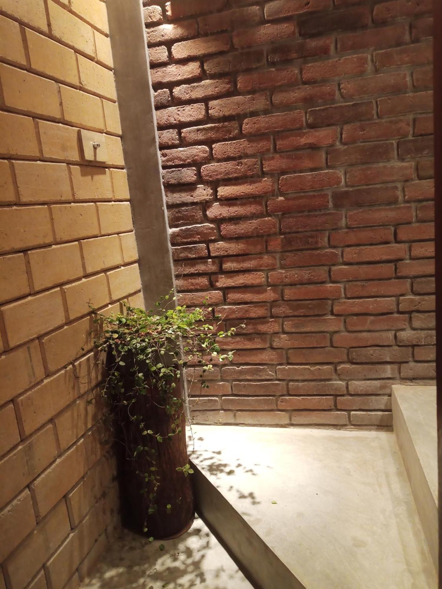 The Brick Wonder Hotel Habaraduwa ภายนอก รูปภาพ